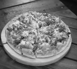 Crispy chicken pizza