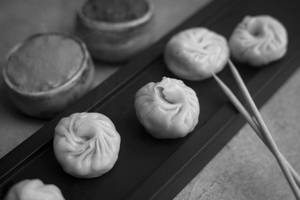 Veg Momos Steamed [6 Pieces]
