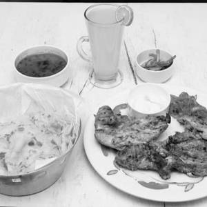 Half Al Faham Chicken  +2 Kuboos/ 2 KP +gravy+maynz+salad+lime Juice