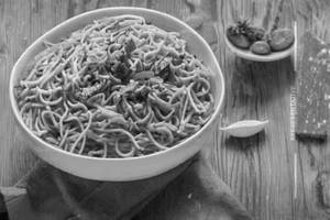 Schezwan egg noodles