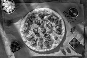 New York BBQ & Grilled Chicken Pizza