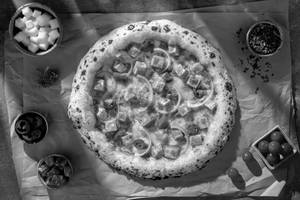Mozambique Peri Peri Paneer Pizza