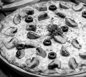 Spicy Mushroom Pizza [Medium]