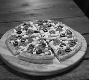 Veg Paradise Pizza [Medium]