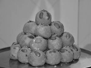 Choorma Ladoo