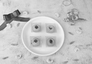 Strawberry Sandesh