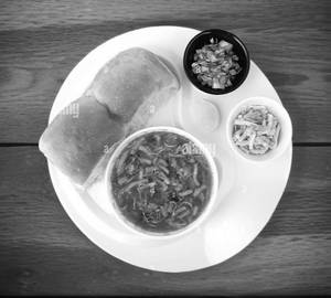 Mamledar misal pav