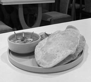 Chola Bhatura