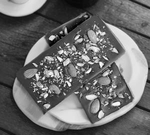 Chocolatebig bar with dry fruits topping