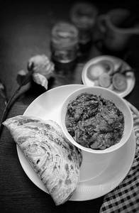 Chicken Curry With Paratha 2 Piece
