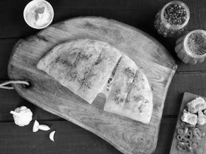 Red Paprika & Paneer Stuffed Garlic Bread