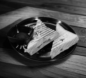 Cheese veggie paneer sandwich