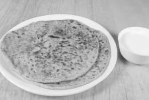 Aloo paratha with pickle