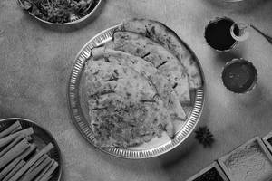 Paneer Stuffed Kulcha