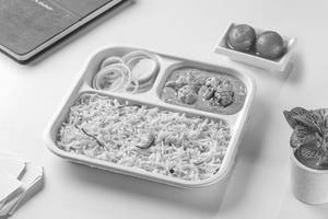 Smoked Butter Chicken, Rice Lunchbox with Gulab Jamun (2 pcs)