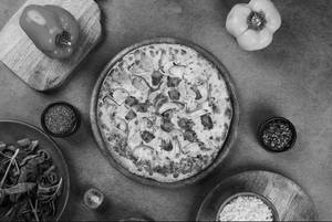 Paneer cheese spicy pizza