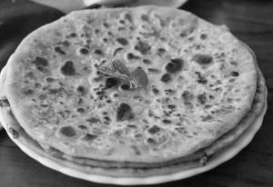Tandoori Paneer Parantha 1 Piece
