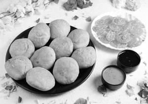 Dal Kachori [10 Pieces] With Jalebi [500 G]