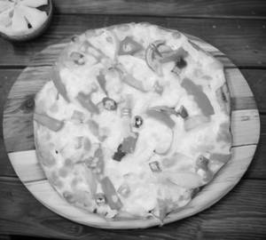 Spicy veggie pizza