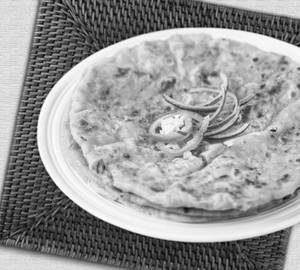 Aloo Onion Paratha. 1 Peace चटनी अचार