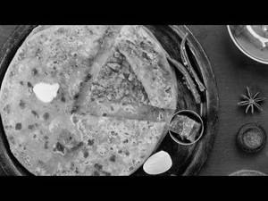 Schezwan paratha
