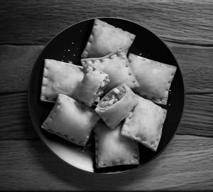 Cheese Pizza Style Mini Samosa
