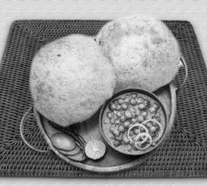 Punjabi masala chole bhature [2 bhature]