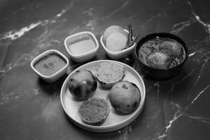 Masala Egg Litti