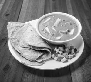 4 Phulka with Matar Paneer