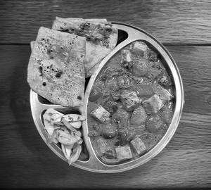 4 Phulka with Kadai Paneer