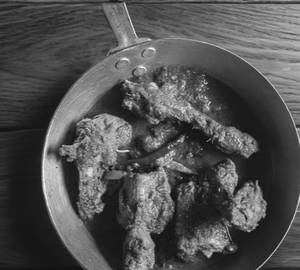 Roti [4 pieces] with chicken kosha [2 pieces]
