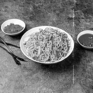 Garlic chilli noodles [chicken]