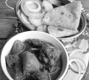 Roti [4 pieces] with mutton kosha [2 pieces]