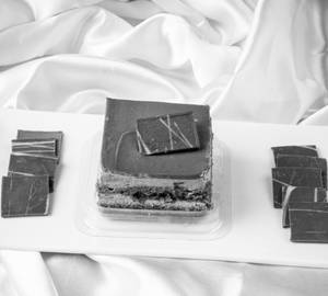 Cream Chocolate Pastry