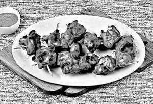 Chicken garlic tikka                                           