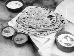 Mewa Paratha