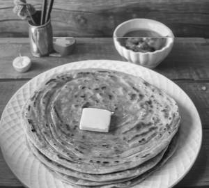 Naan Paratha [2 Pieces]