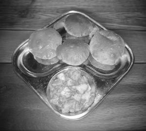Dum Aloo Kachori [4 pieces]