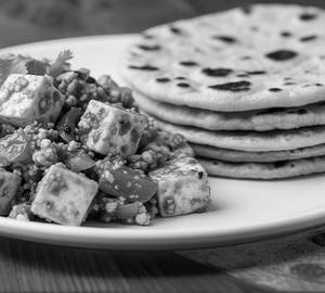 Paneer Bhurji with 4 Tawa Roti