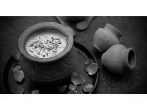 Matka Rabri Phirnee (500 Gms , Serves 3)