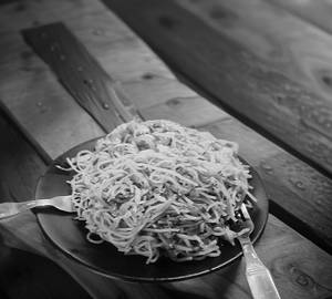 Schezwan hakka noodles   [veg]