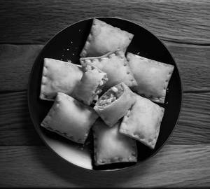 Cheese Pizza Style Mini Samosa