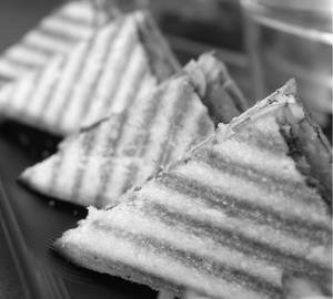Veg Grilled Sandwich - White Bread