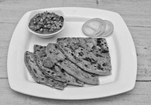 Aaloo Paratha With Green Peas Masala