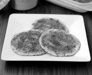 Spicy Podi Onion Uthappam