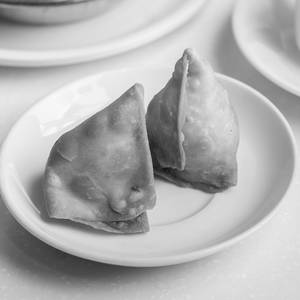 Mushroom Samosa (2 Pcs)