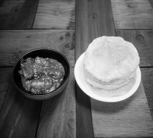 6 Phulka Luchi+Chicken Kasha [2 Pieces]+Achar/Chutney