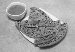 Paneer Paratha With Dal
