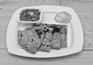 Wheat Paratha With Panner Butter Masala
