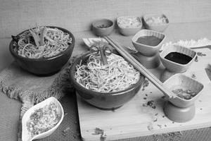 Hakka Noodles (250 Ml)